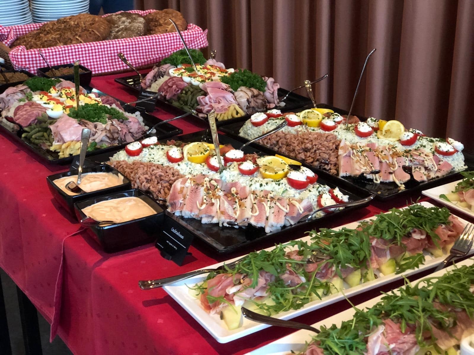 Buffet aan huis laten bezorgen. Aelsmeer Catering Events