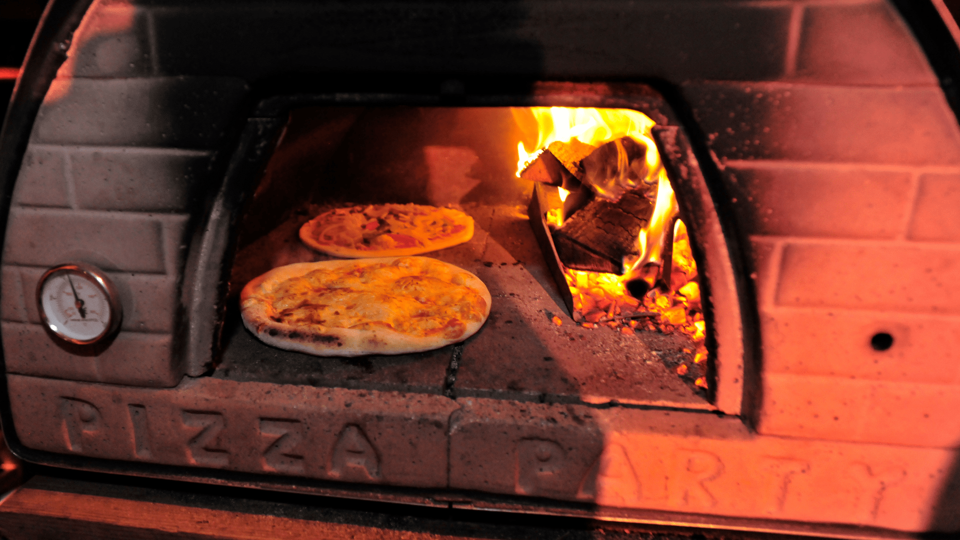 pizza-maken-event-catering